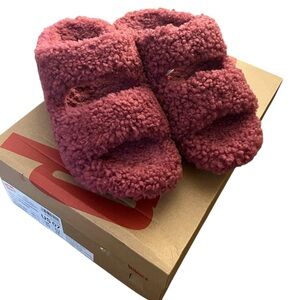 Fitflop SHUV Curly-Shearling Two-Bar Slides in Ruby Size 7 New! NIB Slippers